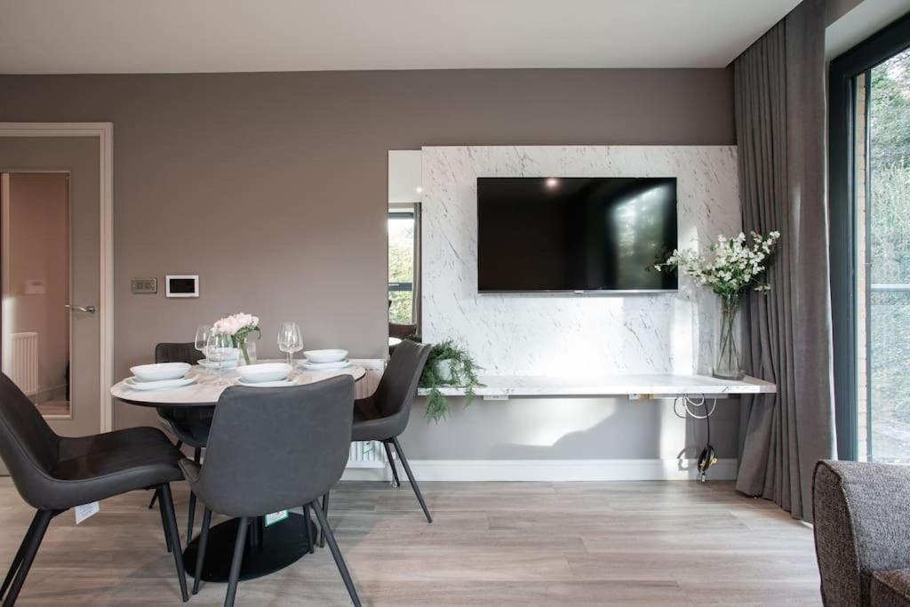 Stunning 2Br Next To The City Airport Bhd - Free Parking Белфаст Екстер'єр фото