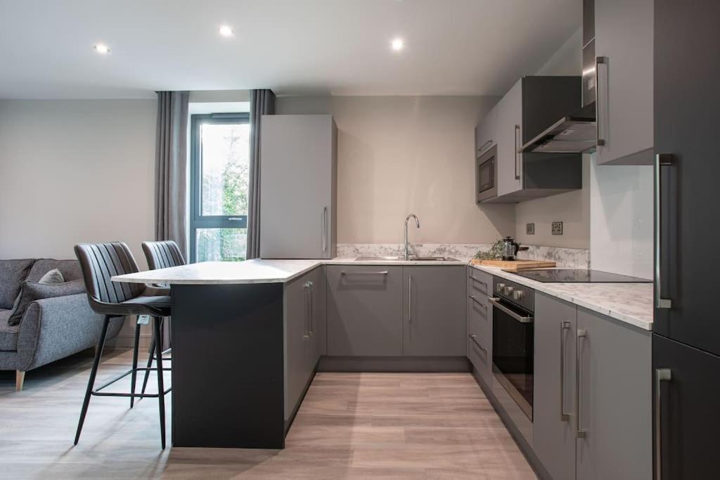 Stunning 2Br Next To The City Airport Bhd - Free Parking Белфаст Екстер'єр фото