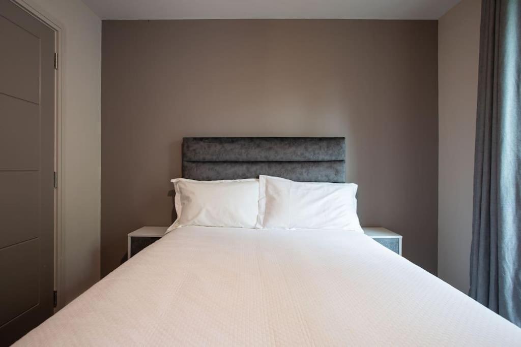 Stunning 2Br Next To The City Airport Bhd - Free Parking Белфаст Екстер'єр фото